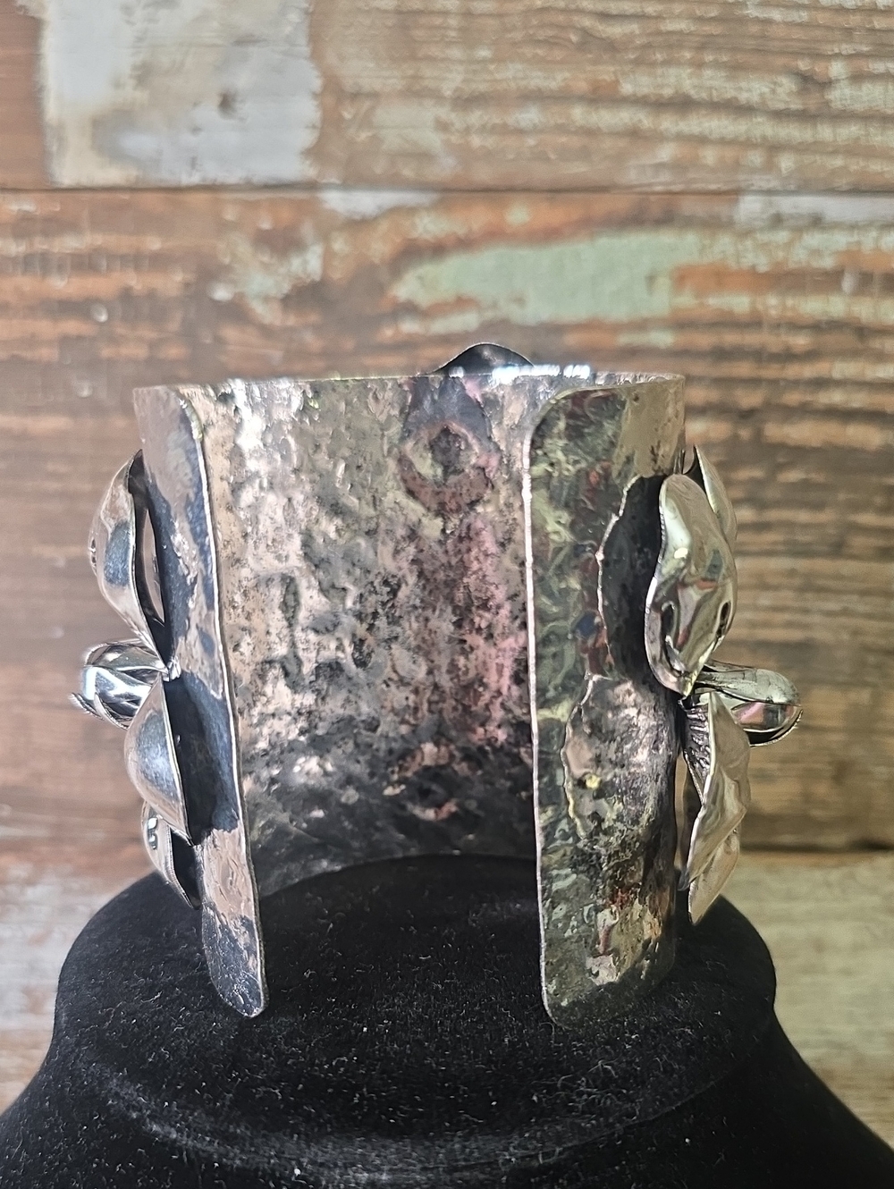 Bold Silver Floral Cuff Bracelet, NEW - Picture 3 of 4